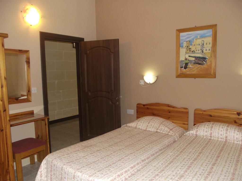 Sunset Seaview Accommodation Marsalforn Ngoại thất bức ảnh